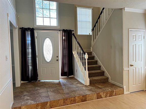 4th image of 16438 Dawncrest Way