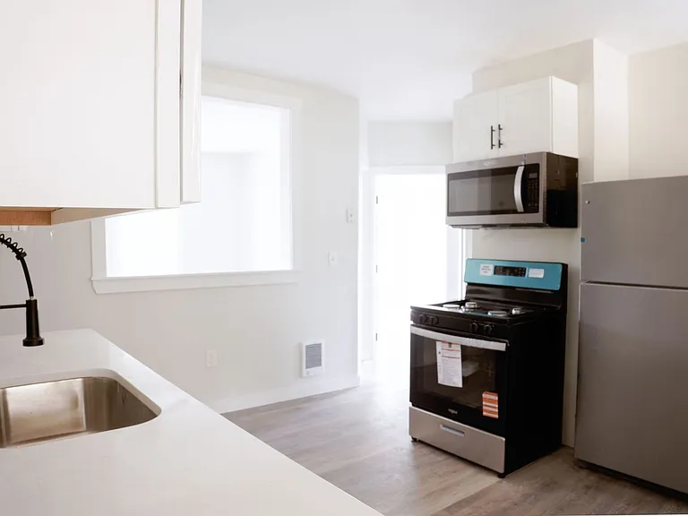 Fully Renovated Apartment Building Modern Upgrades Throughout — Photo 2