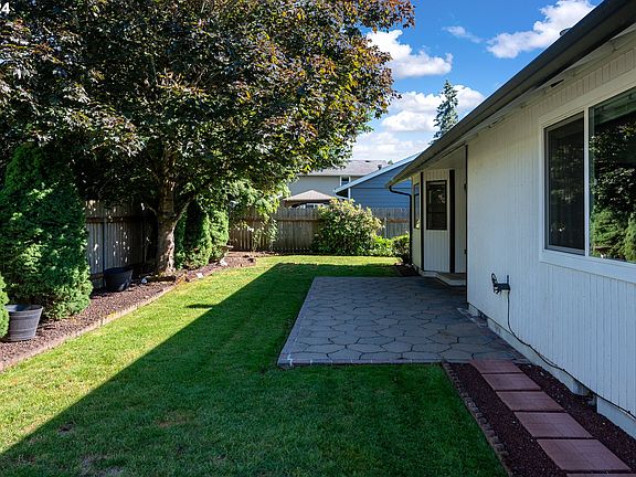 3rd image of 3511 NE 157th Ave