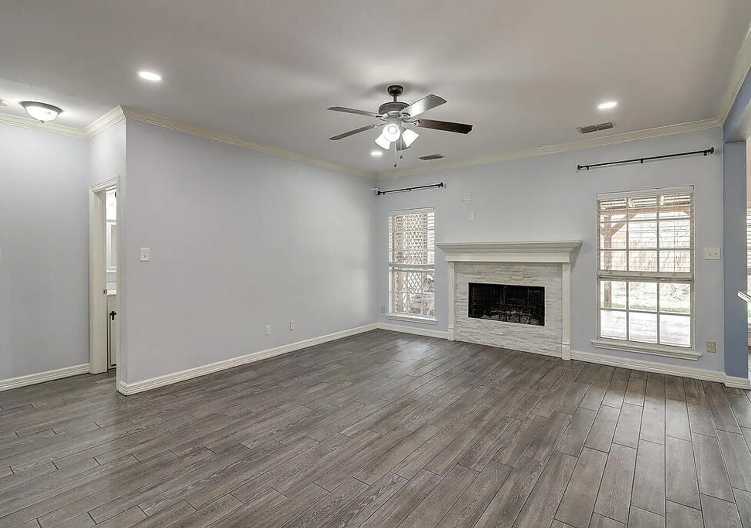 7810 Duchess - 4/bed 2.5/bath $2395/month — Photo 4