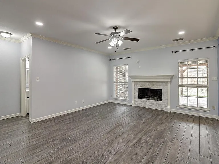 7810 Duchess St — Photo 18