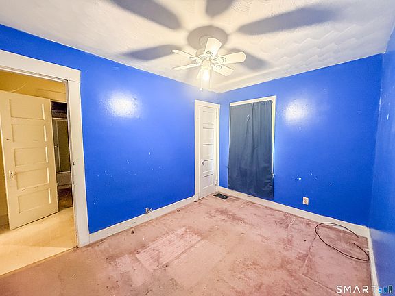 5th image of 10 Edgewood Street