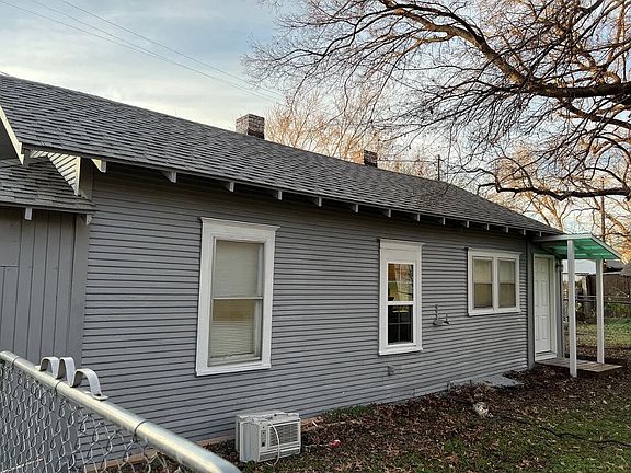 3rd image of 1815 E 4th Pl