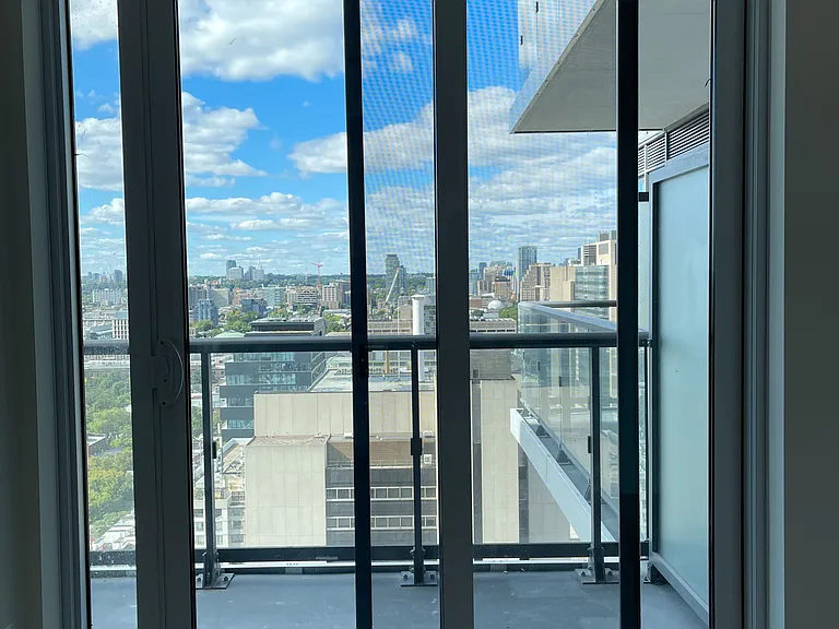 280 Dundas St W #2713 — Photo 12