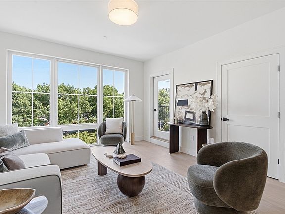 5th image of 28 Geneva St #202