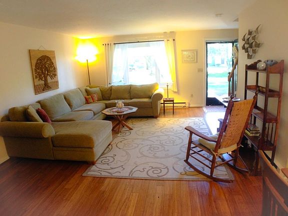 4th image of 54 Woodview Dr