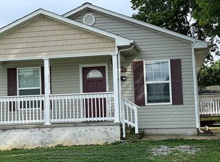 424 Price Rd, Lexington, KY 40508