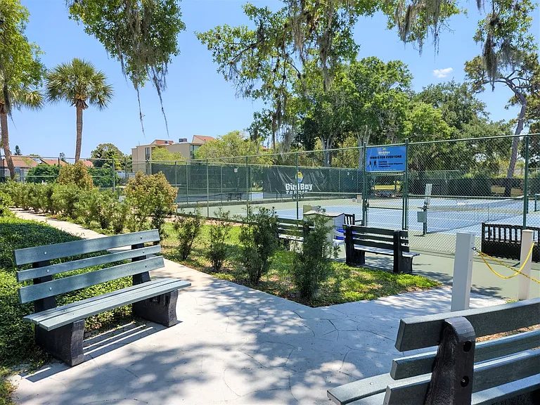 650 Bird Bay Dr E #105 — Photo 4