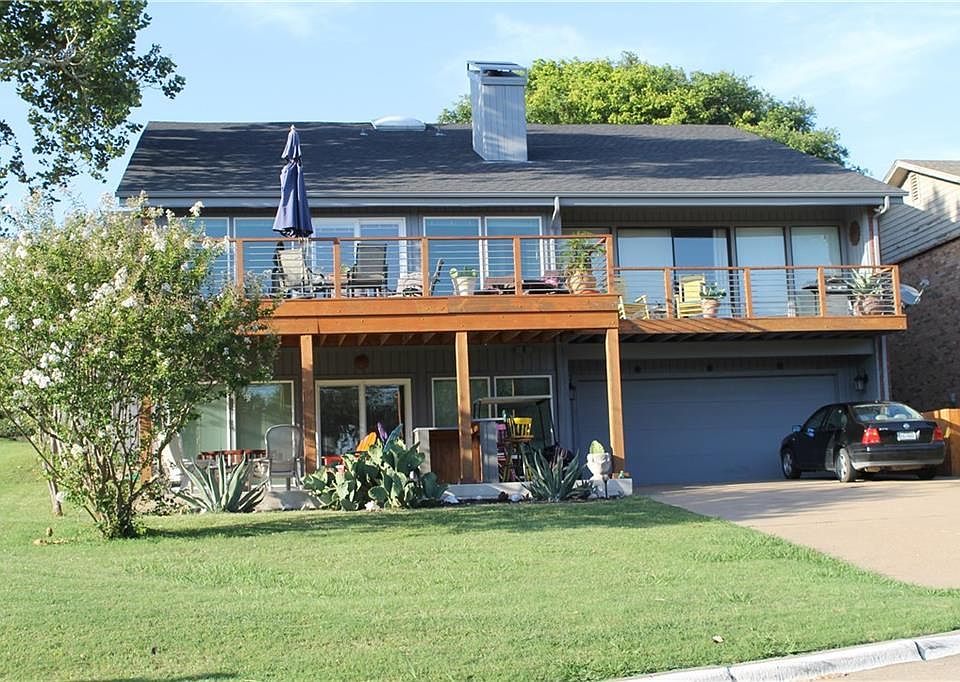 1st image of 413 Yacht Club Dr