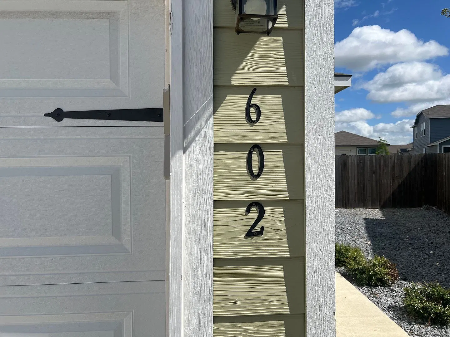 2-Story Luxury duplex in Seguin — Photo 3