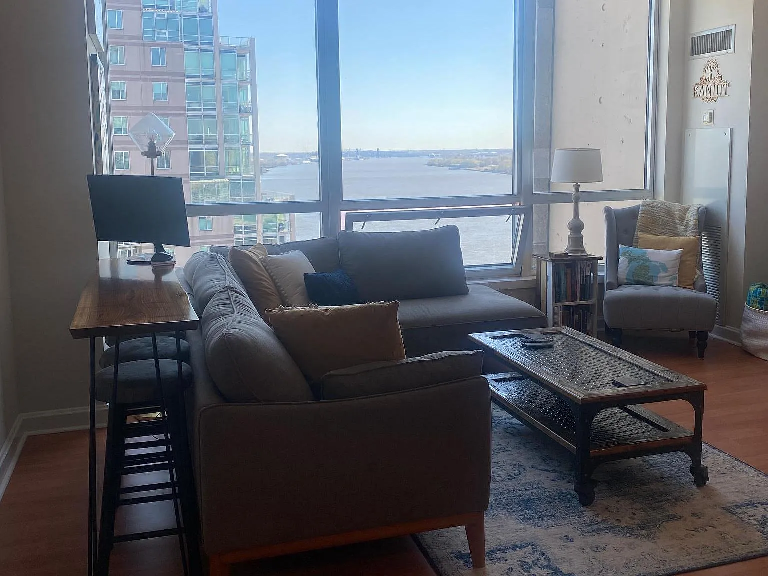 1 bed, 769 sqft, $2,200 — Photo 3