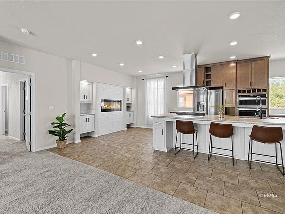 5th image of 510 S Arena Way