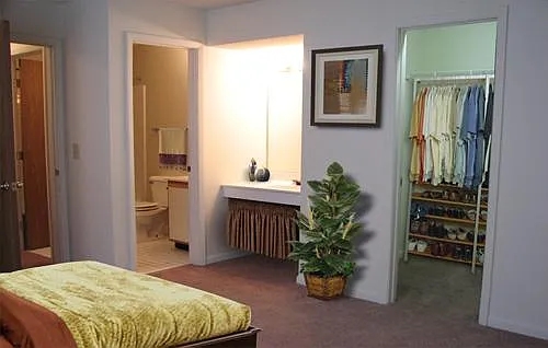 261 Fieldstone Dr #4 — Photo 4