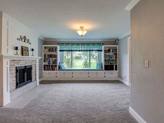 4th image of 5021 Deerpark Cir