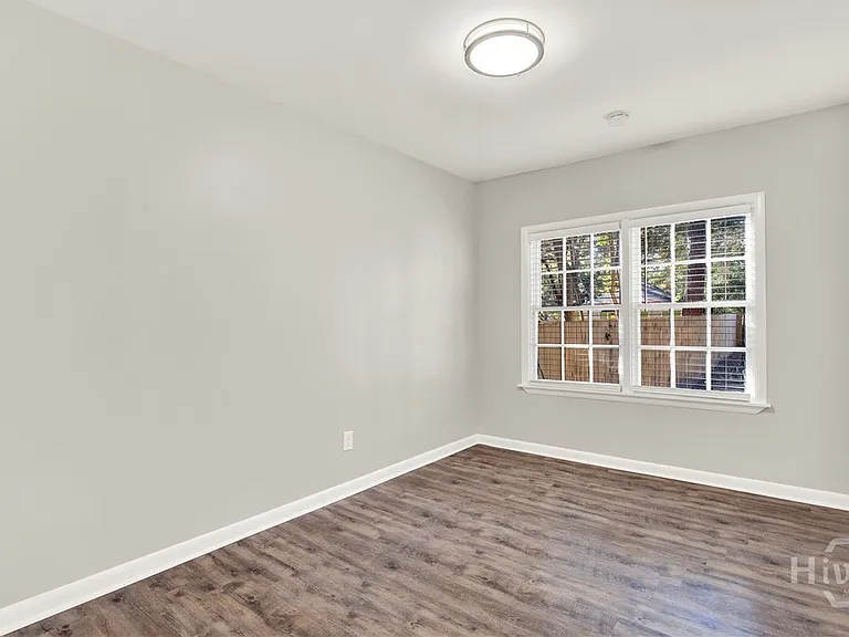 1309 E 55th St — Photo 12