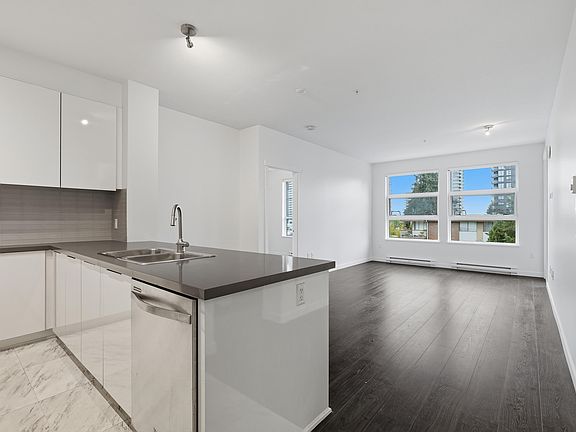 2nd image of 607 Cottonwood Ave #302