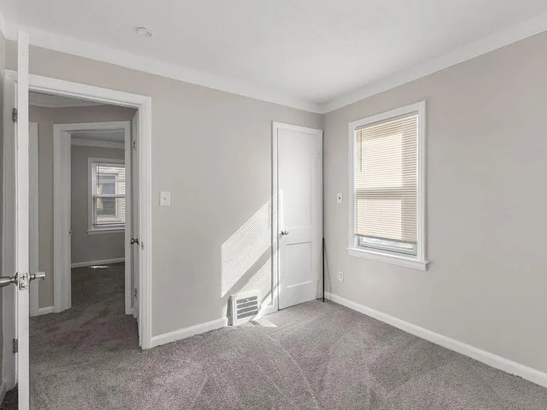 3511 Monroe St — Photo 10