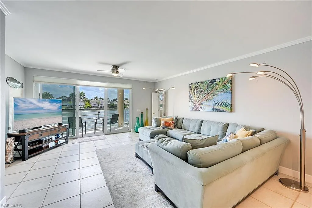 3 bed, 2.5 bath, 1786 sqft, $15,000 — Photo 3