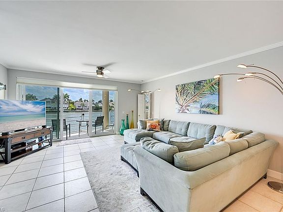 3rd image of 4530 Gulf Shore Blvd N #2-122