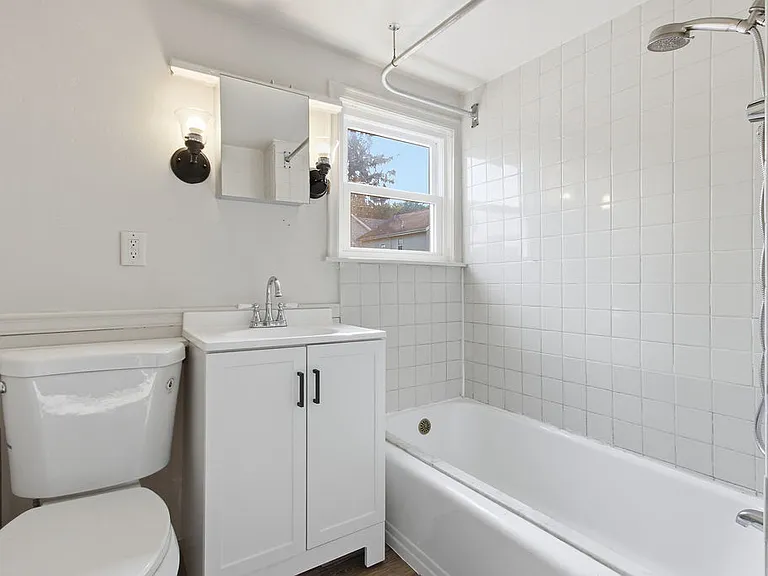 1810 Salem St — Photo 9