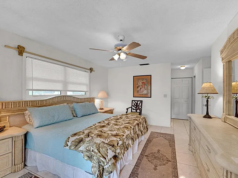 1127 E Seminole Ave #12C — Photo 45