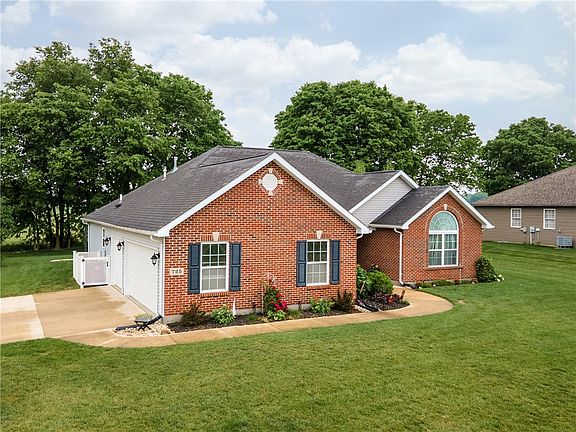 3rd image of 725 Loxley Ln