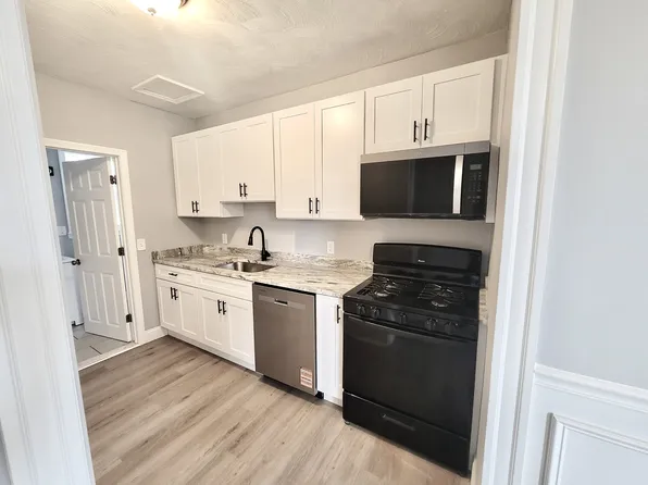 524 Charles St #1R, Providence, RI 02904