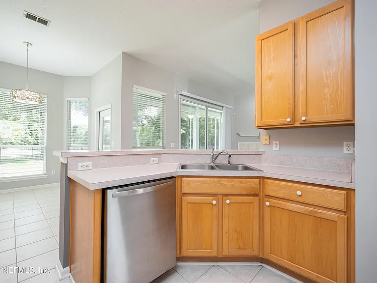 171 Elmwood Dr — Photo 13