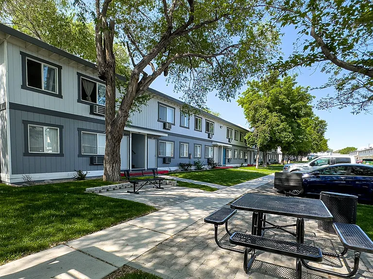 Mountain Vista Apartments — Photo 14