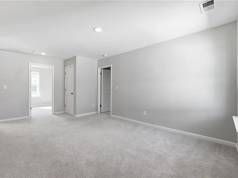 21 Golden Eagle Pkwy — Photo 13