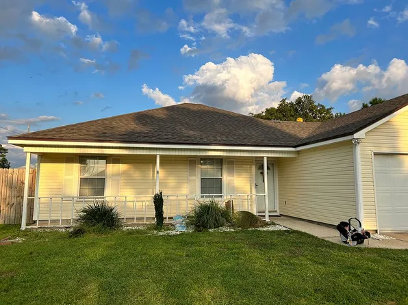 2178 Hawthorne Dr, Navarre, FL 32566