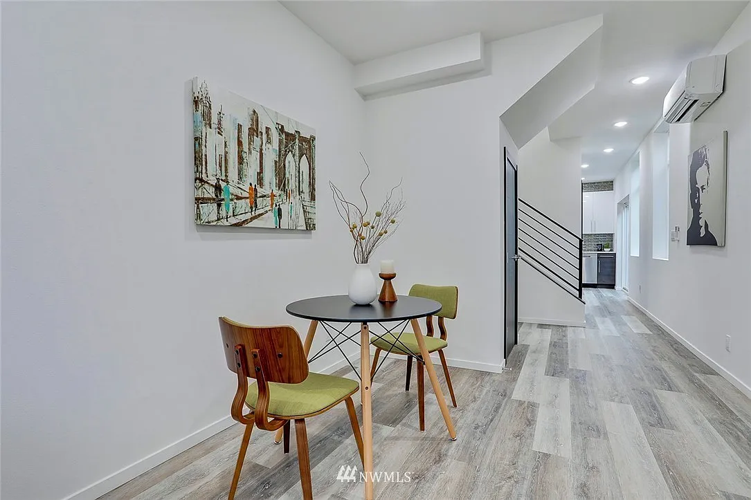3 bed, 2.5 bath, 1500 sqft, $3,850 — Photo 4