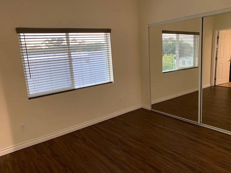 4730 Mission Bay Dr #H — Photo 11