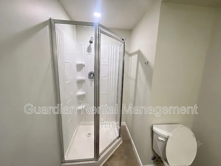 325 Albany St #3 — Photo 8