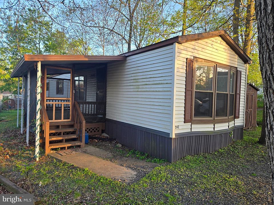 1st image of 242 Dogwood Dr