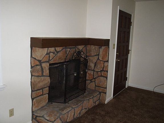 5th image of 1327 Willow Way