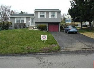 206 Merriwood Dr, Oakdale, PA 15071