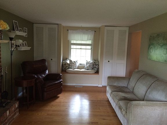 5th image of 436 Deerfield Dr