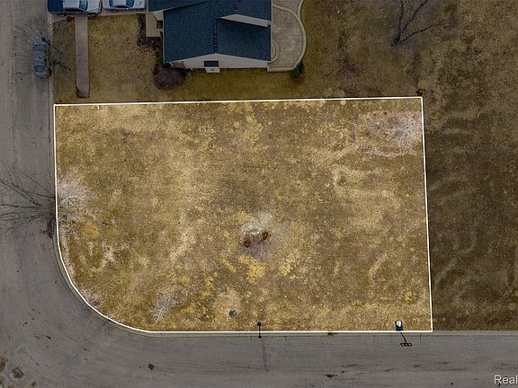 3rd image of 591 Boyd St
