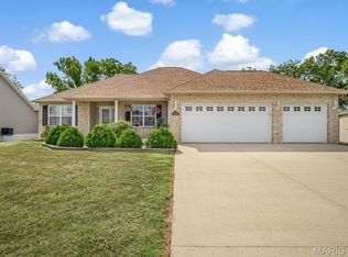 1016 Oak Creek Ln, Waterloo, IL 62298
