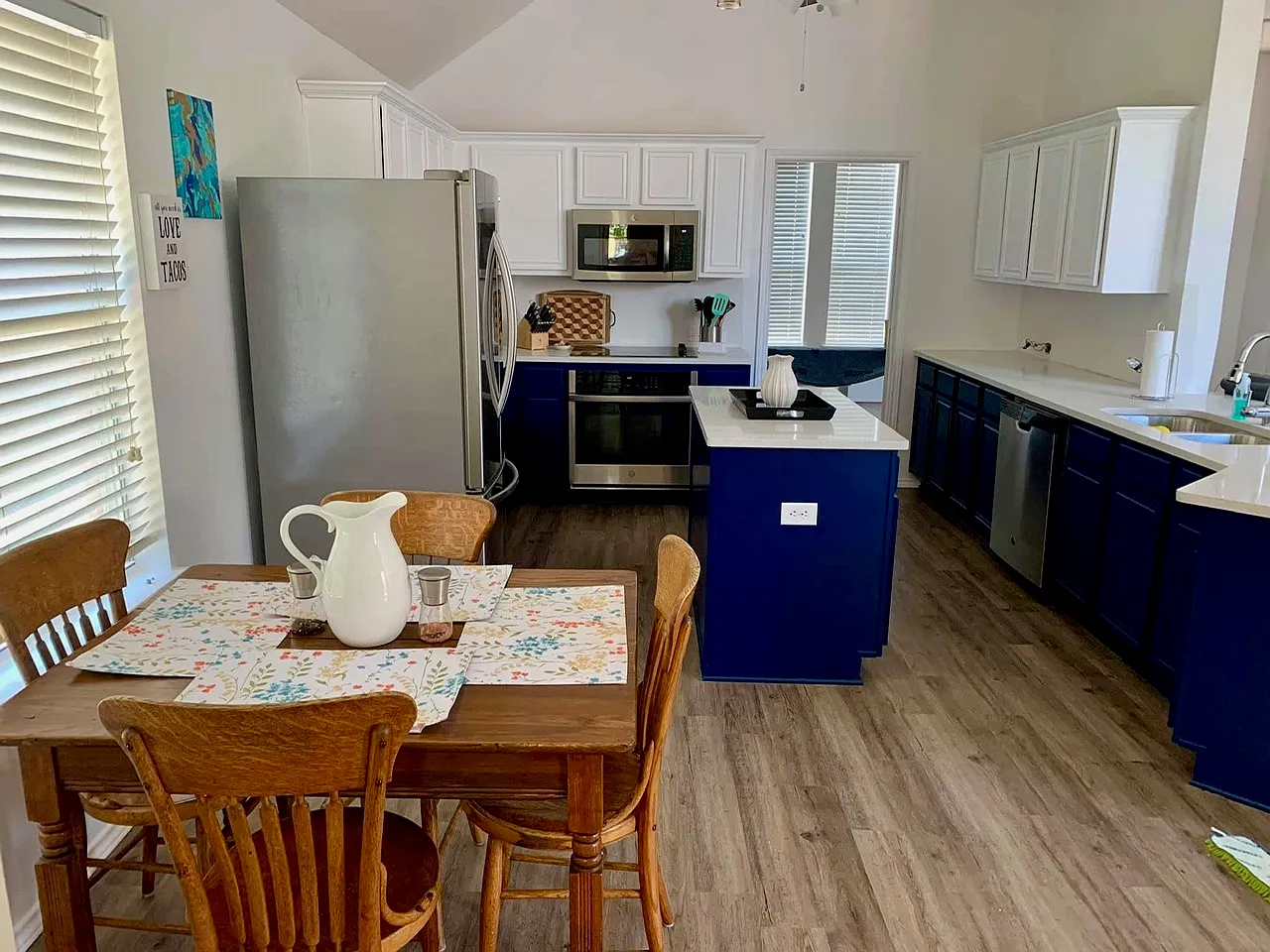 4 bed, 1912 sqft, $2,250 — Photo 2