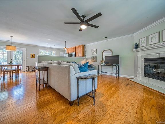 2nd image of 6816 Stillmeadow Dr