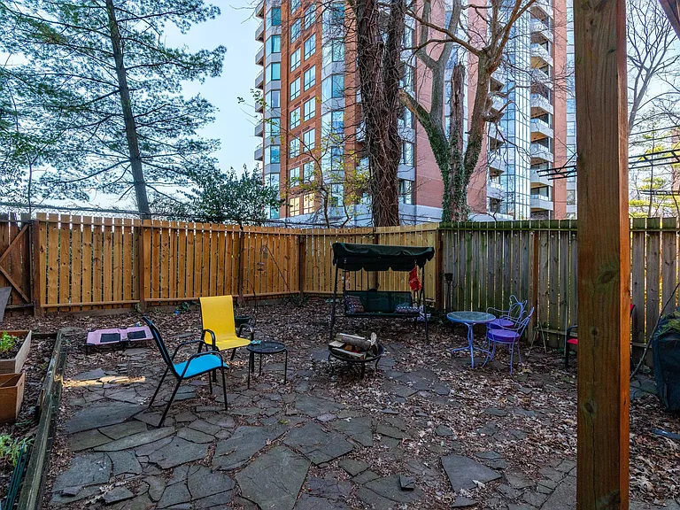 2118 Saint James Ave #1 — Photo 25