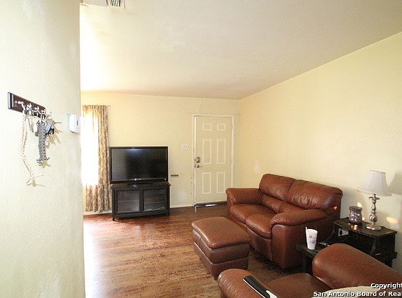 5th image of 235 Wake Forrest Dr