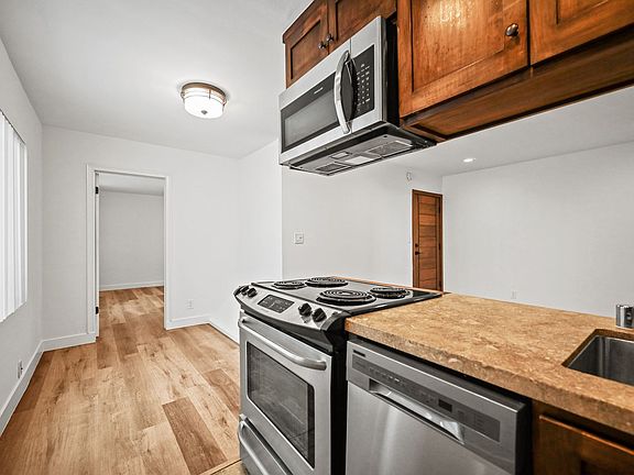 3rd image of 1832 Purdue Ave #210