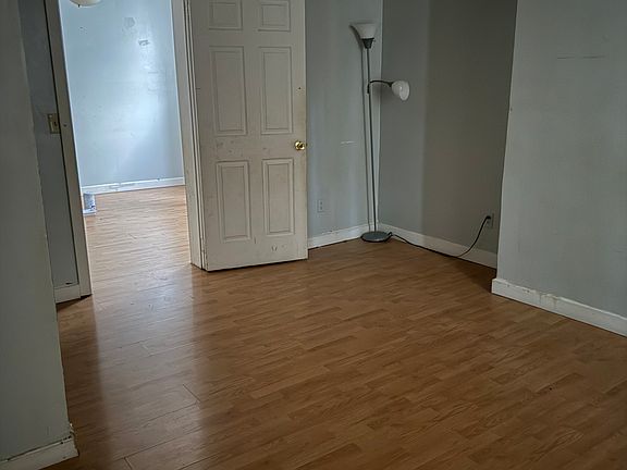 3rd image of 31 Clarke Ave Floor 2