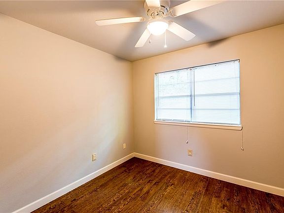 5th image of 10 E Davidson St APT 5