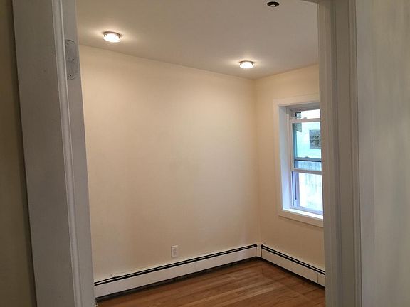 5th image of 131 Beach 122nd St #4P