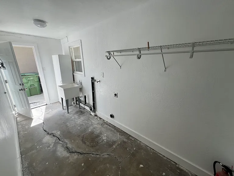 1443 Parker Ave — Photo 25