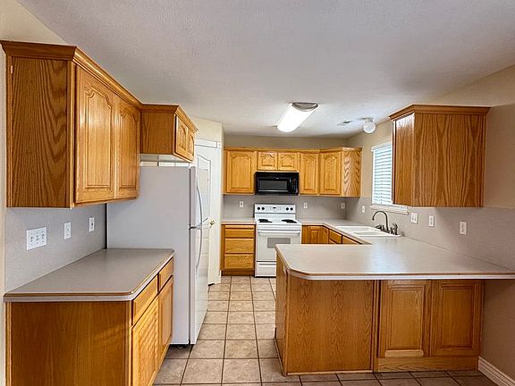 2nd image of 966 W Georgia Dr #7